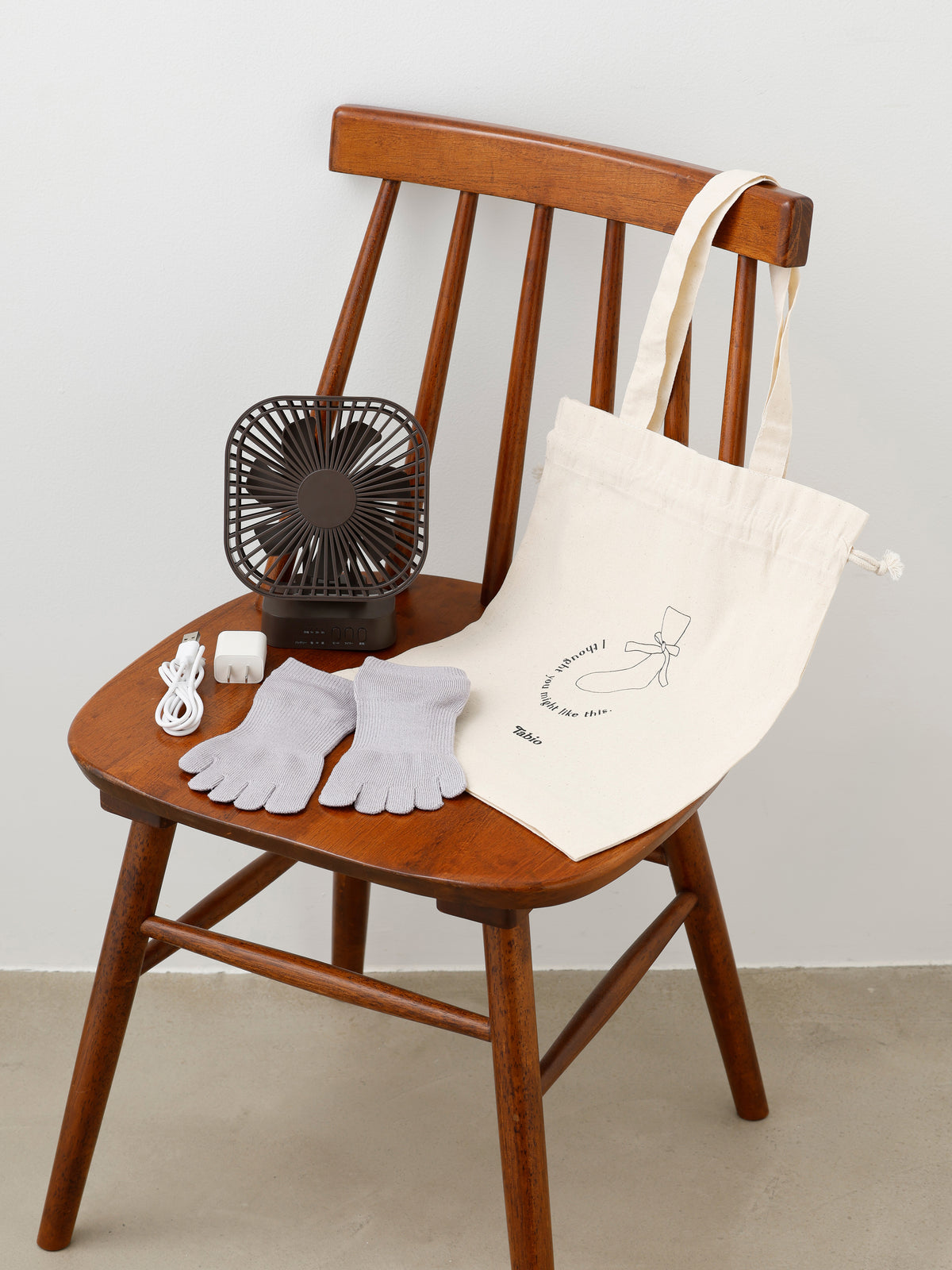 【THREEUP×靴下屋】WEB限定 冷感五本指ソックス・コードレスファンひんやりセット<グレー>