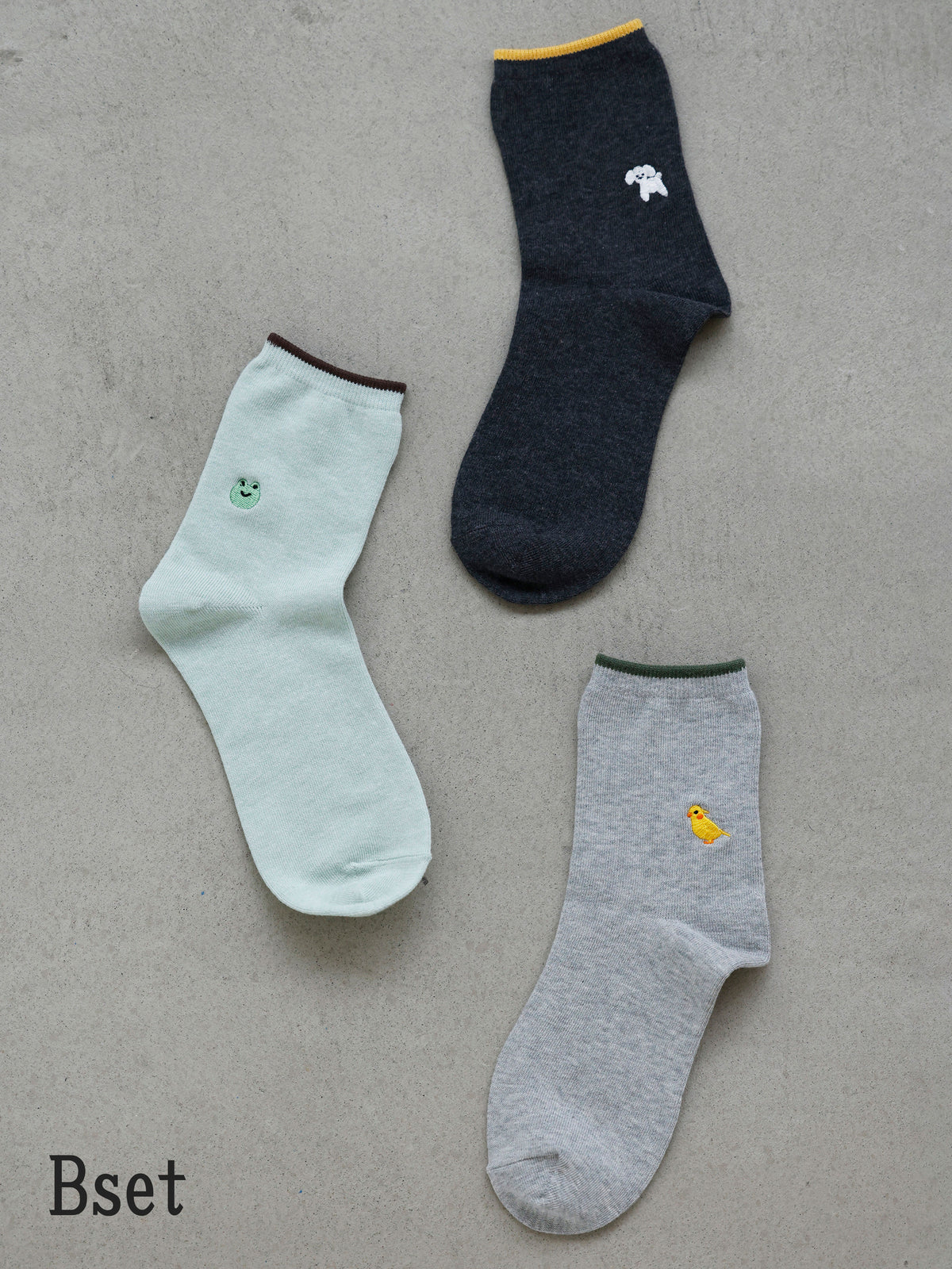 【おおきめサイズ】WEB限定 トップ切替刺繍ソックス 3足セット / 24.5-26.5cm - Bセット