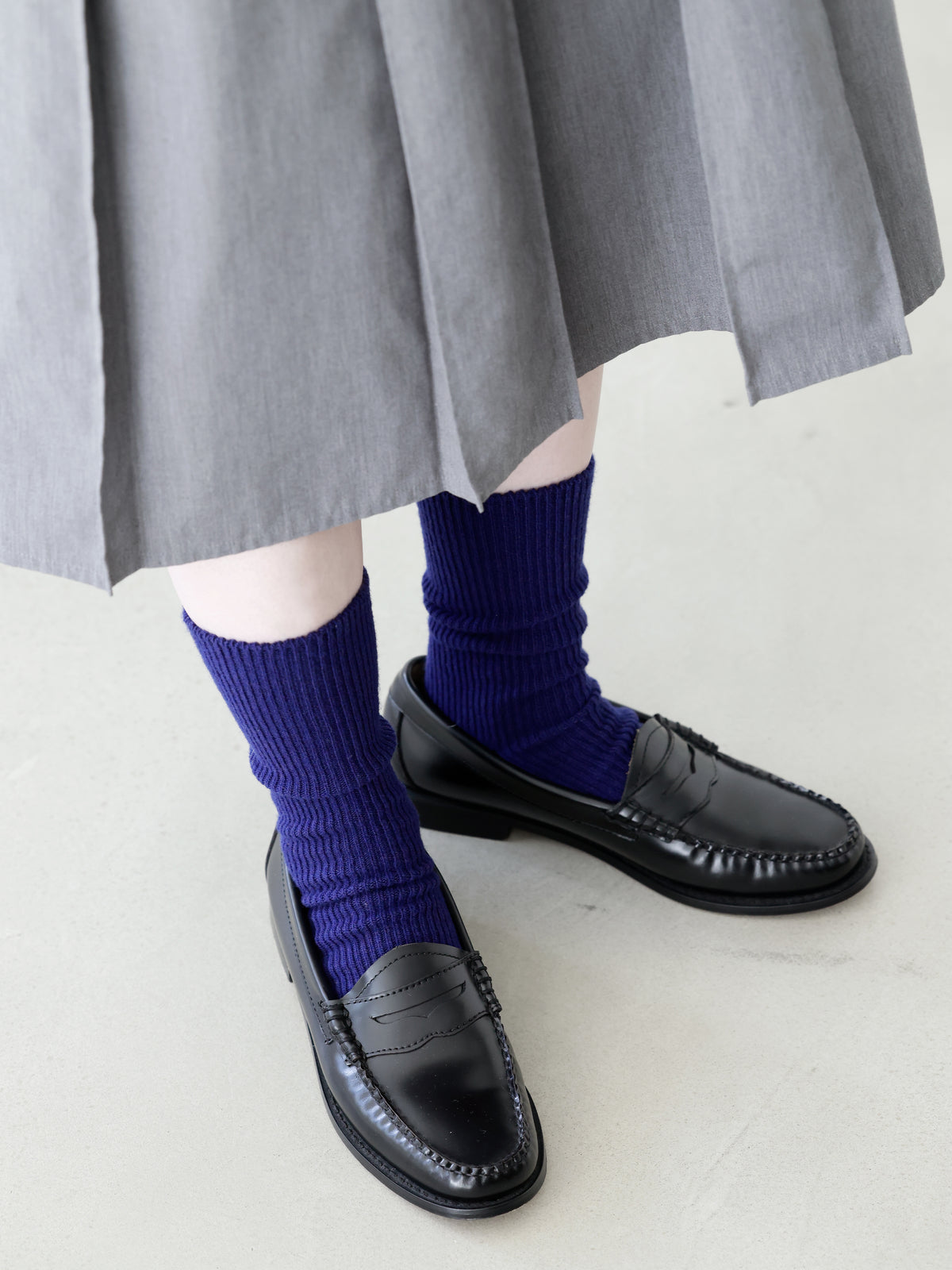 【履き口ゆったり】ラムウールすっきりリブソックス - ブルー
