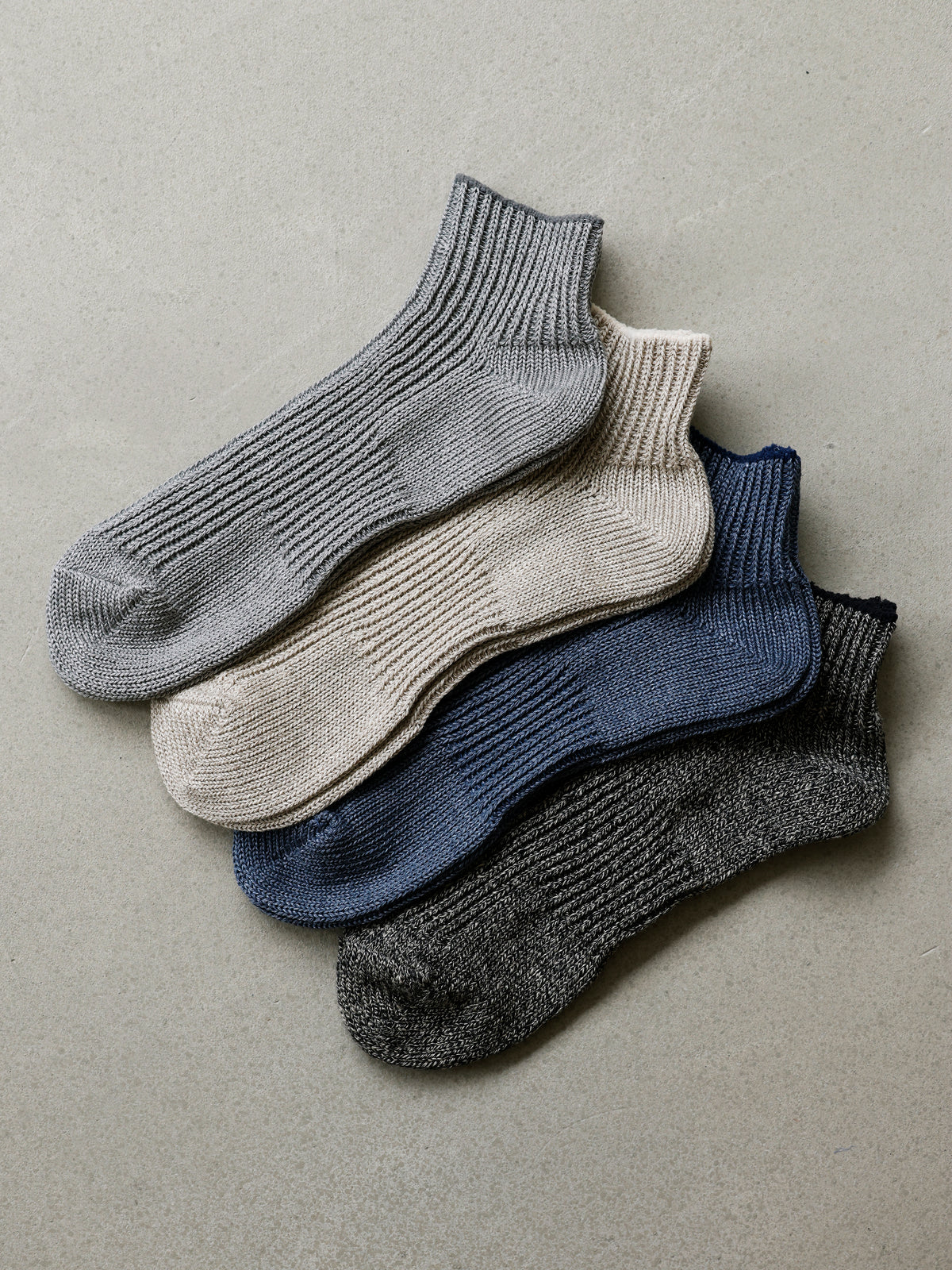 【Tabio MEN】ピュアリネン 本気の麻ちょい長スニーカー丈ソックス