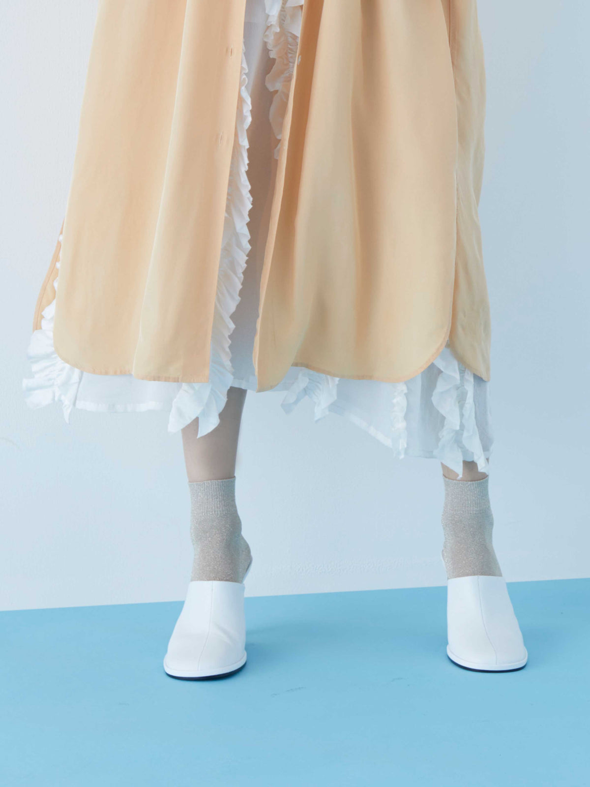 【定番】どんな服装にもあう足元キラめくラメショートソックス - ベージュ