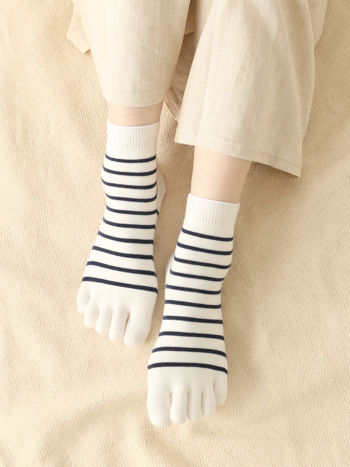 五本指細ボーダー柄ショートソックス