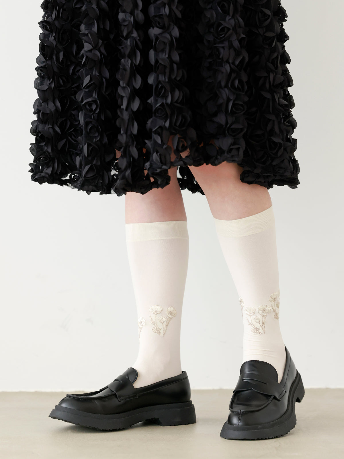 フラワー刺繍ハイソックス
