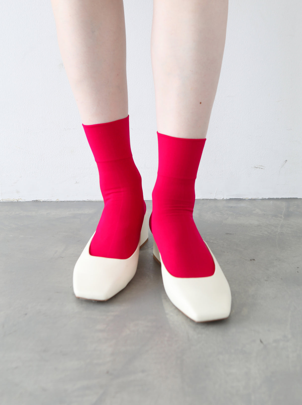 【定番】ソフトナイロン無地ショートソックス - アカ