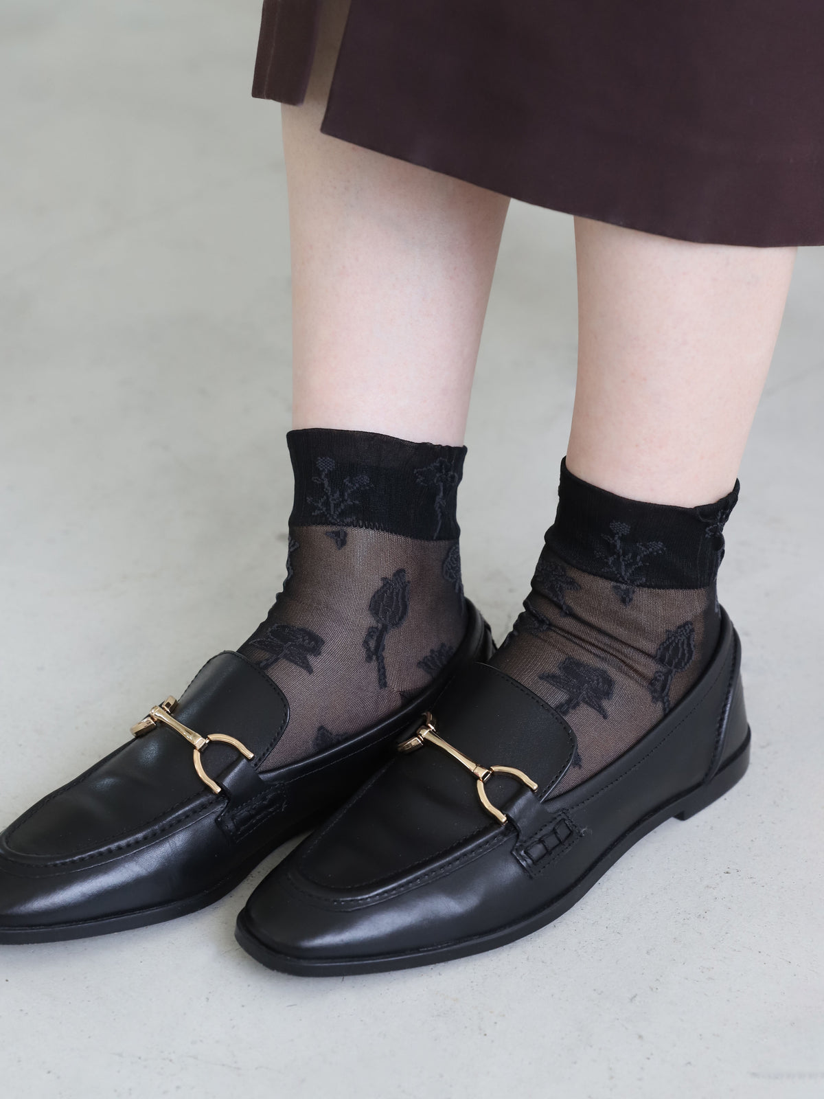 シアーワントーン花柄ショートソックス - クロ