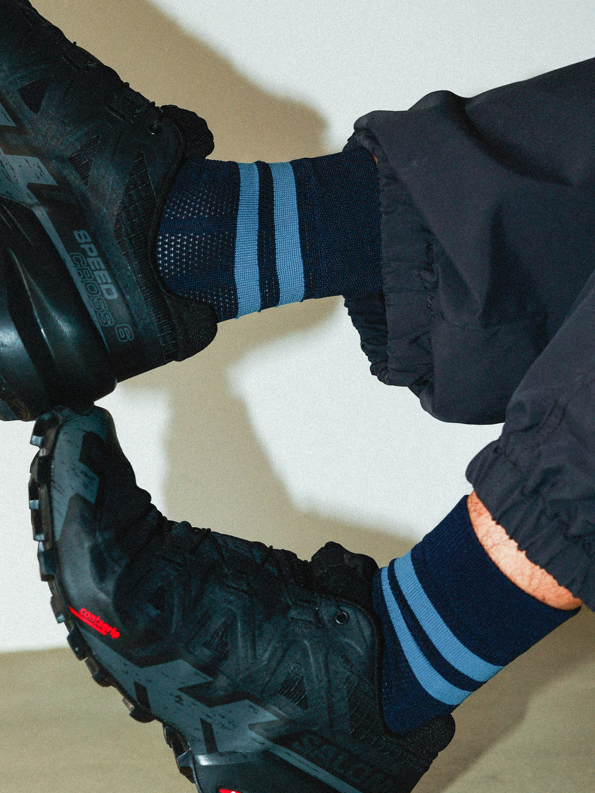 【Tabio MEN】DRYメッシュラインショートソックス - ネイビー+アクアブルー