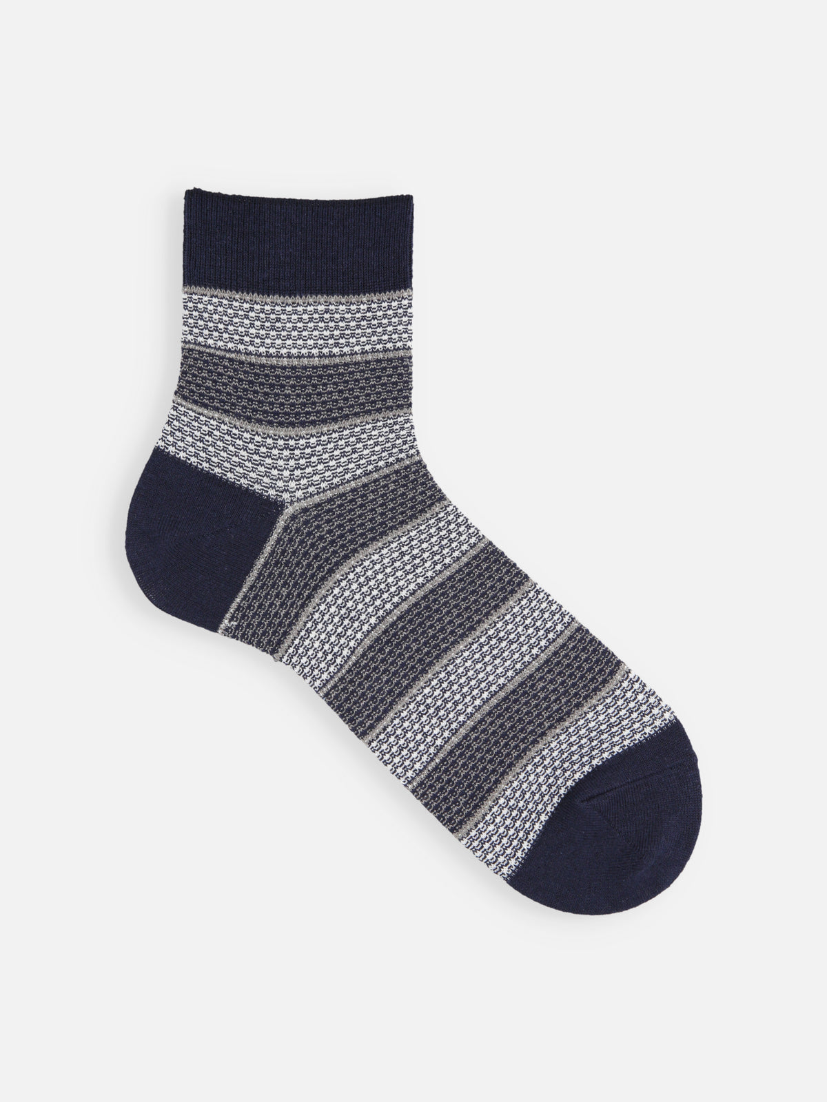【Tabio MEN】さらっとやわらか綿麻太ボーダーショートソックス(27.0～29.0cm) - インク
