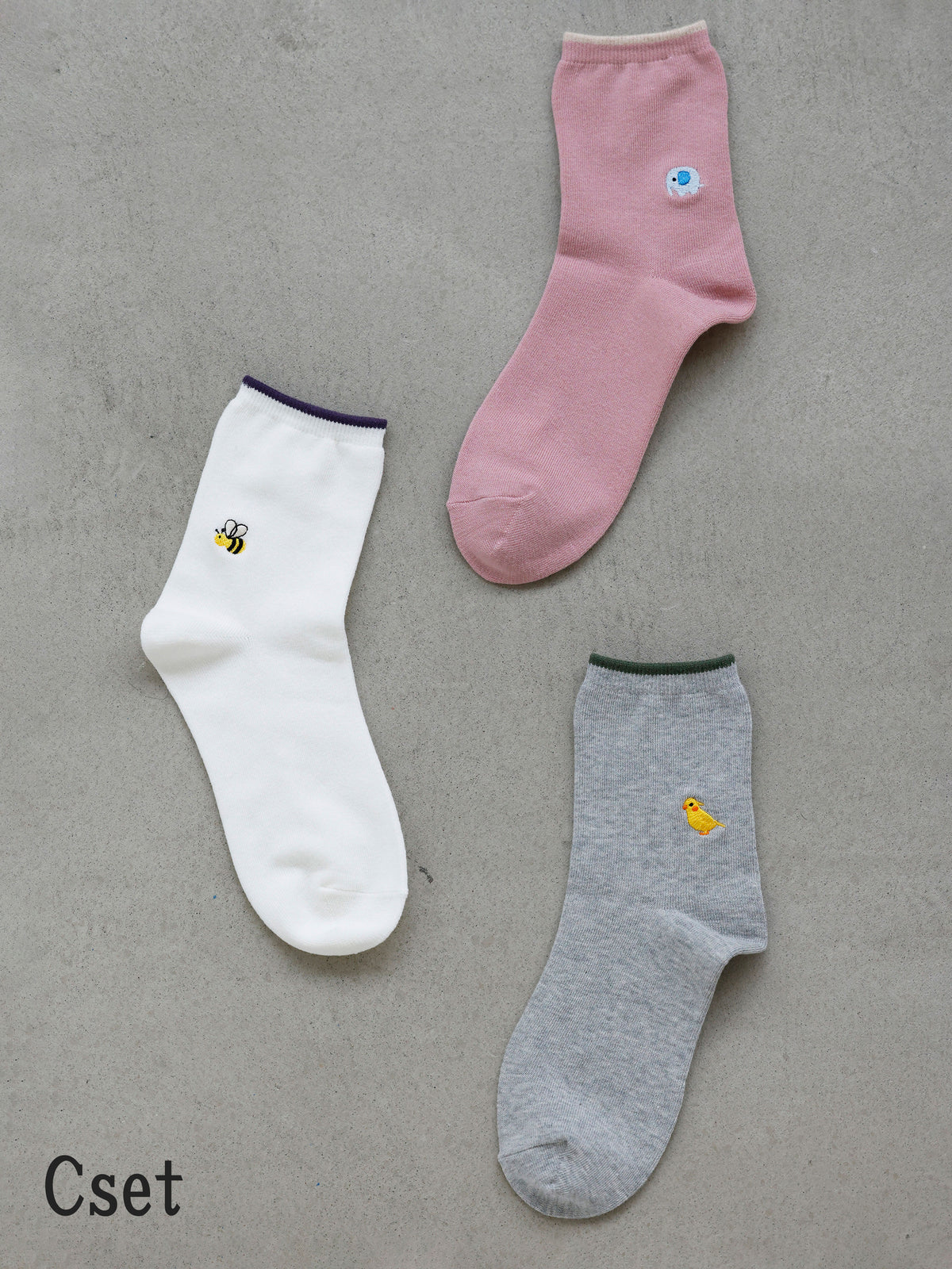 【おおきめサイズ】WEB限定 トップ切替刺繍ソックス 3足セット / 24.5-26.5cm - Cセット