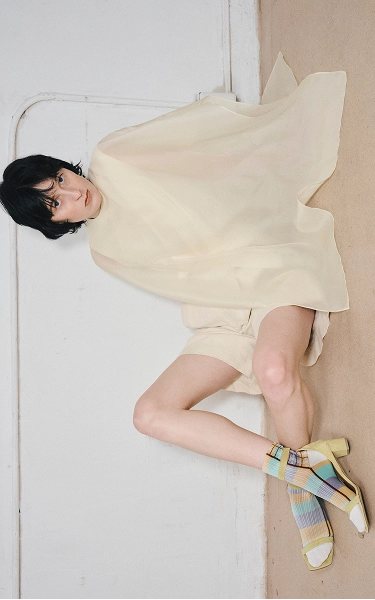 Look 6 Sitting